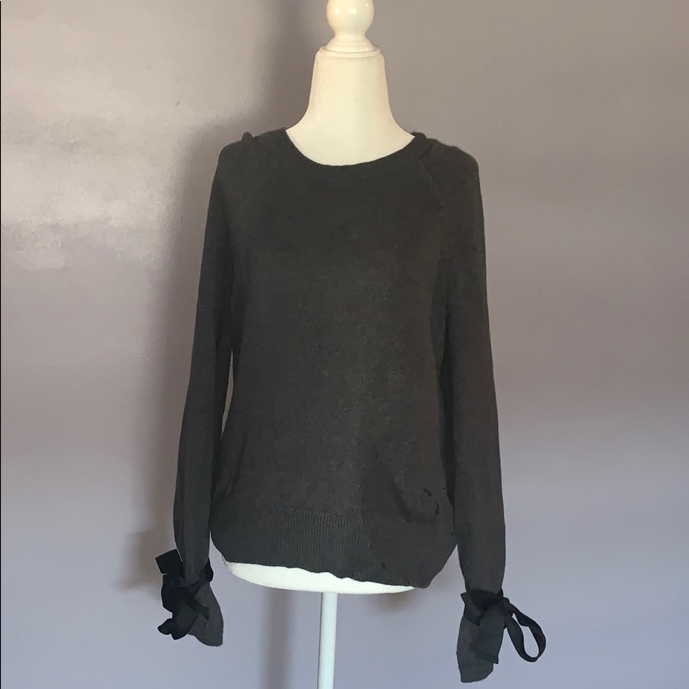 Ribbon tie sleeve